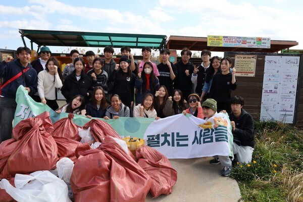 (재)IMCF·국제학교 학생들, 가파도에서 환경 동물보호 봉사 - 뉴스 썸네일 이미지