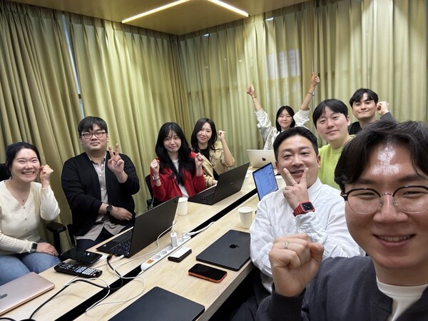 이볼브-동선컴퍼니, AI 세일즈·유통 결합 마케팅 MOU 체결 - 뉴스 썸네일 이미지