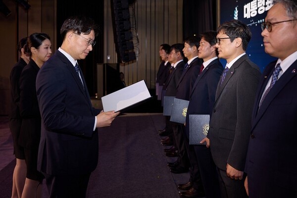 한국나노기술원·경기도 기술 지원받은 ㈜에피솔루션, '제1회 기술개발인의 날' 대통령 표창 수상
